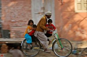 pakistan-daily-life-2009-12-23-11-18-36